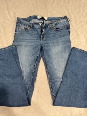 Hollister Women's Mid Blue Straight Leg Jeans